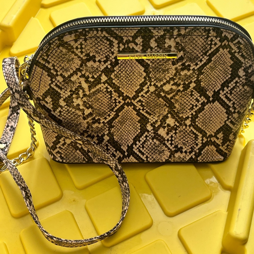 Snakeskin Crossbody Bag - Picture 2 of 3